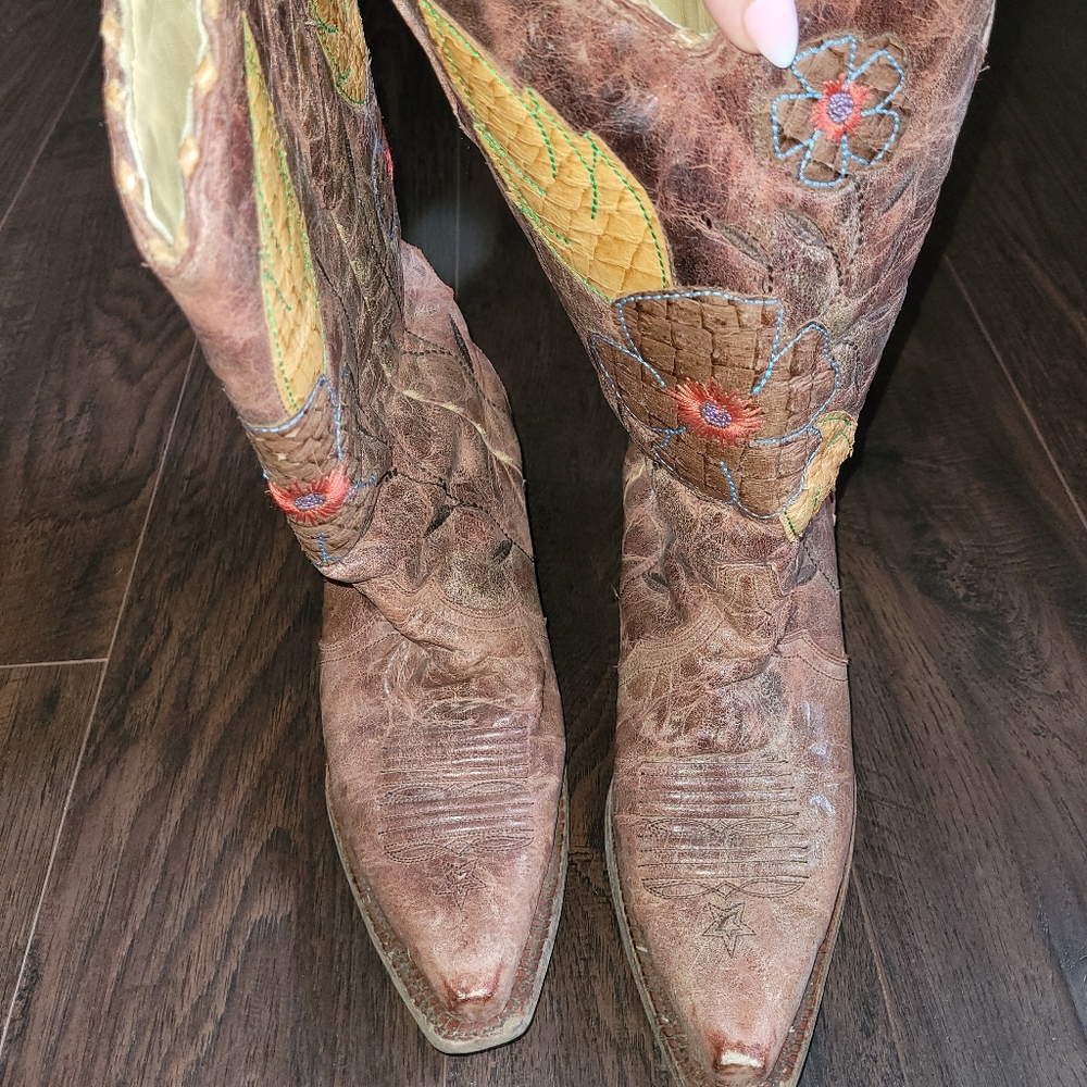 Corral Boots size 9